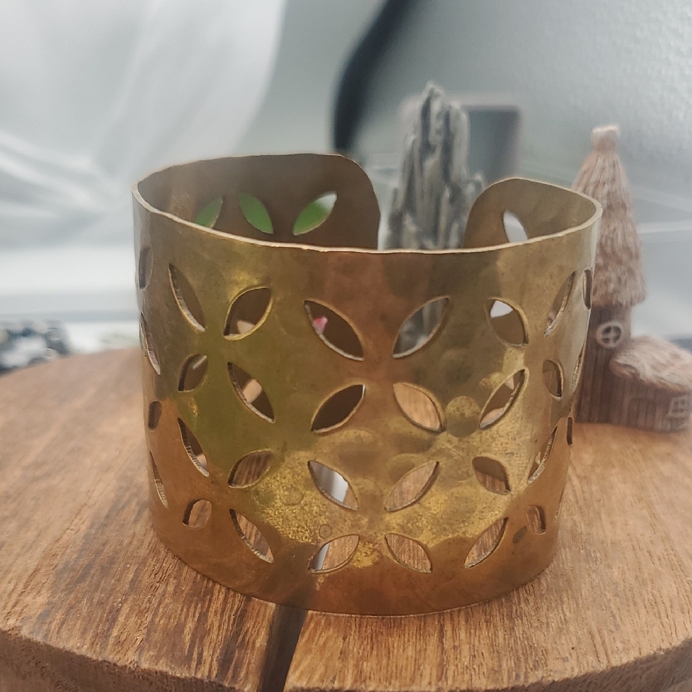 Antique Gold Tone Cutout Cuff‎ Bracelet Overflow